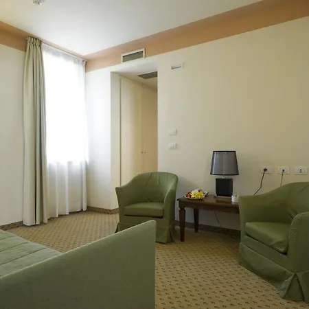 Hotel Leon D'oro Castell' Arquato 3*